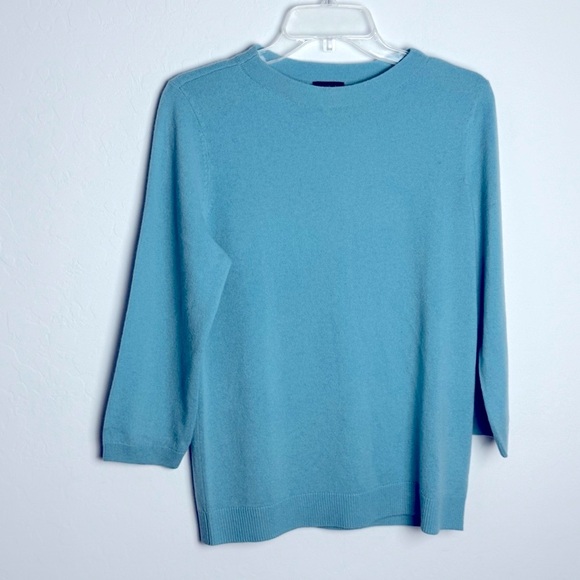Talbots cashmere Sweater Large blue
Classic Preppy minimalist - Picture 1 of 6